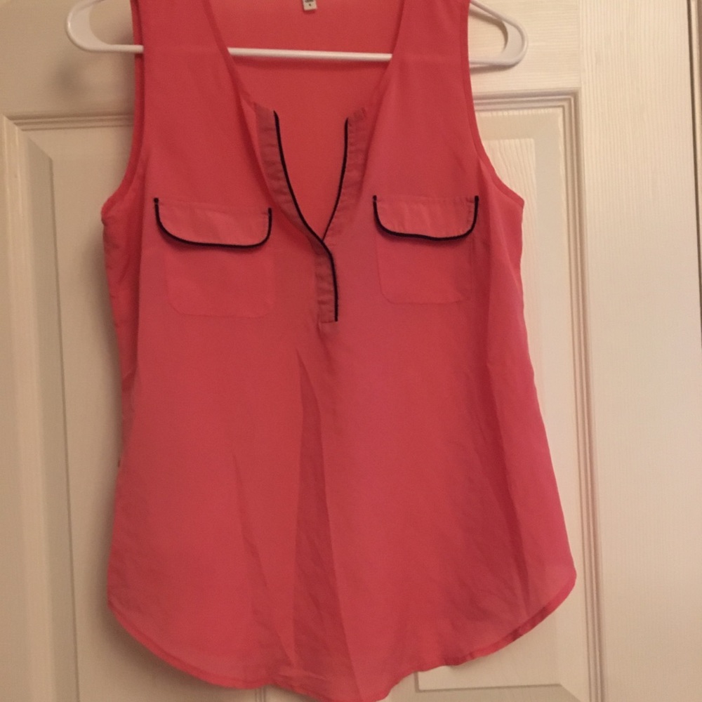 Pink tank top